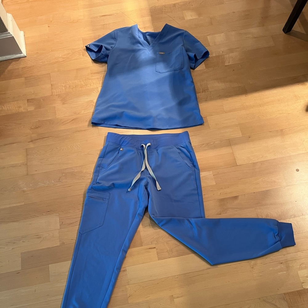 Figs scrub set - size small